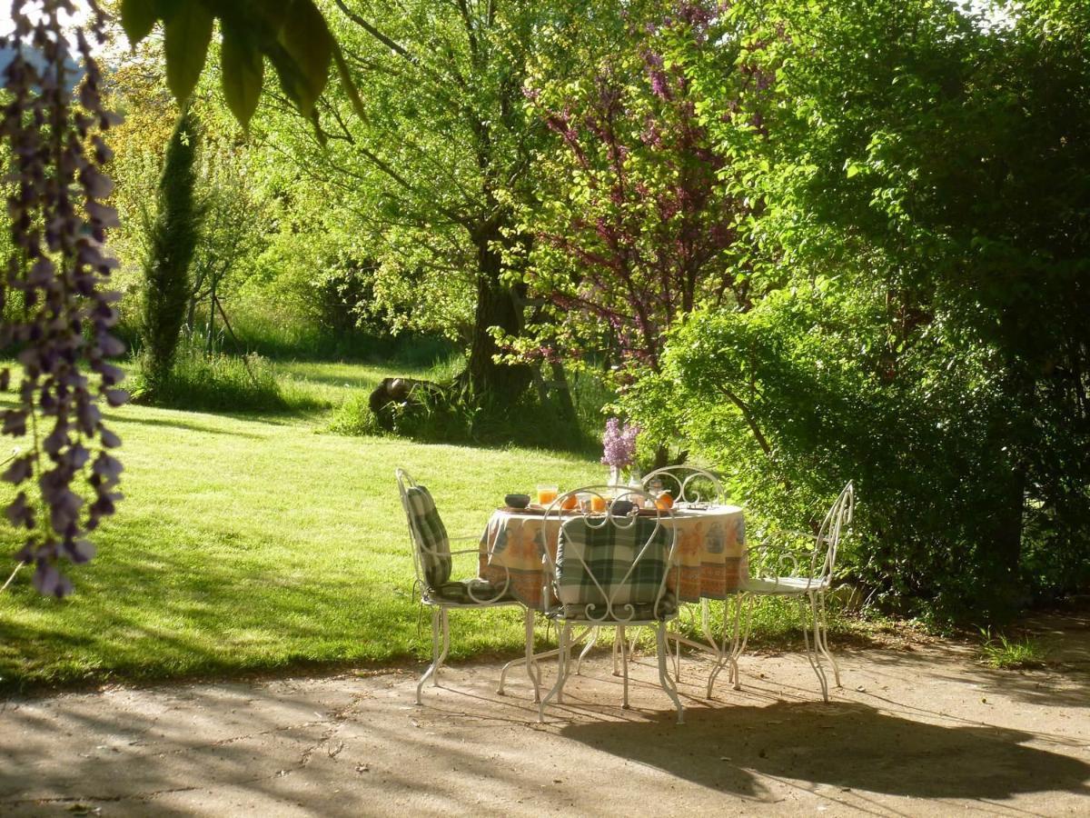 Campagne De Pre Grand Bed & Breakfast Saint-Etienne-les-Orgues Exterior photo