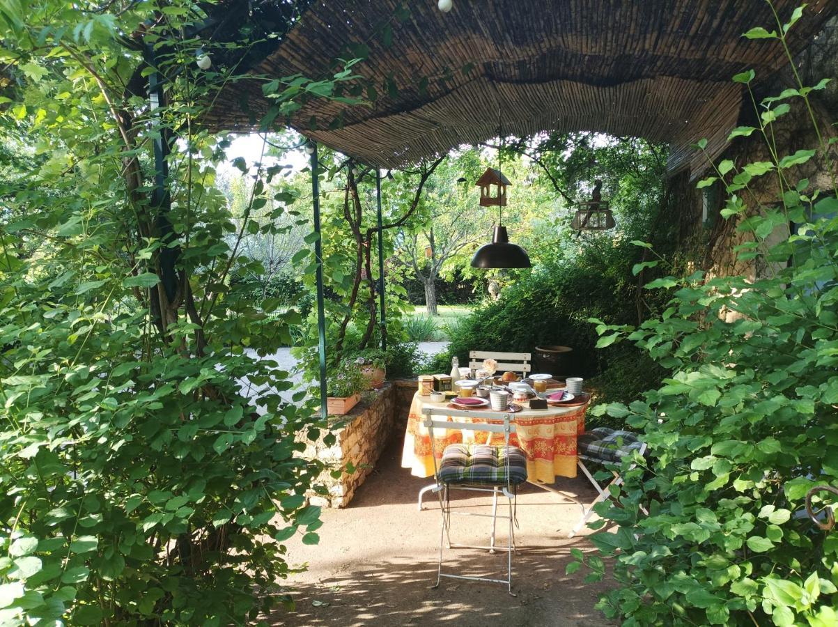 Campagne De Pre Grand Bed & Breakfast Saint-Etienne-les-Orgues Exterior photo